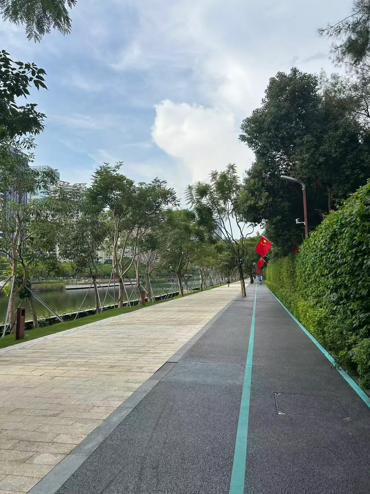 骑行道和人行道分开